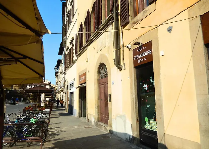 Great Location Just Infront Of Pitti Palace